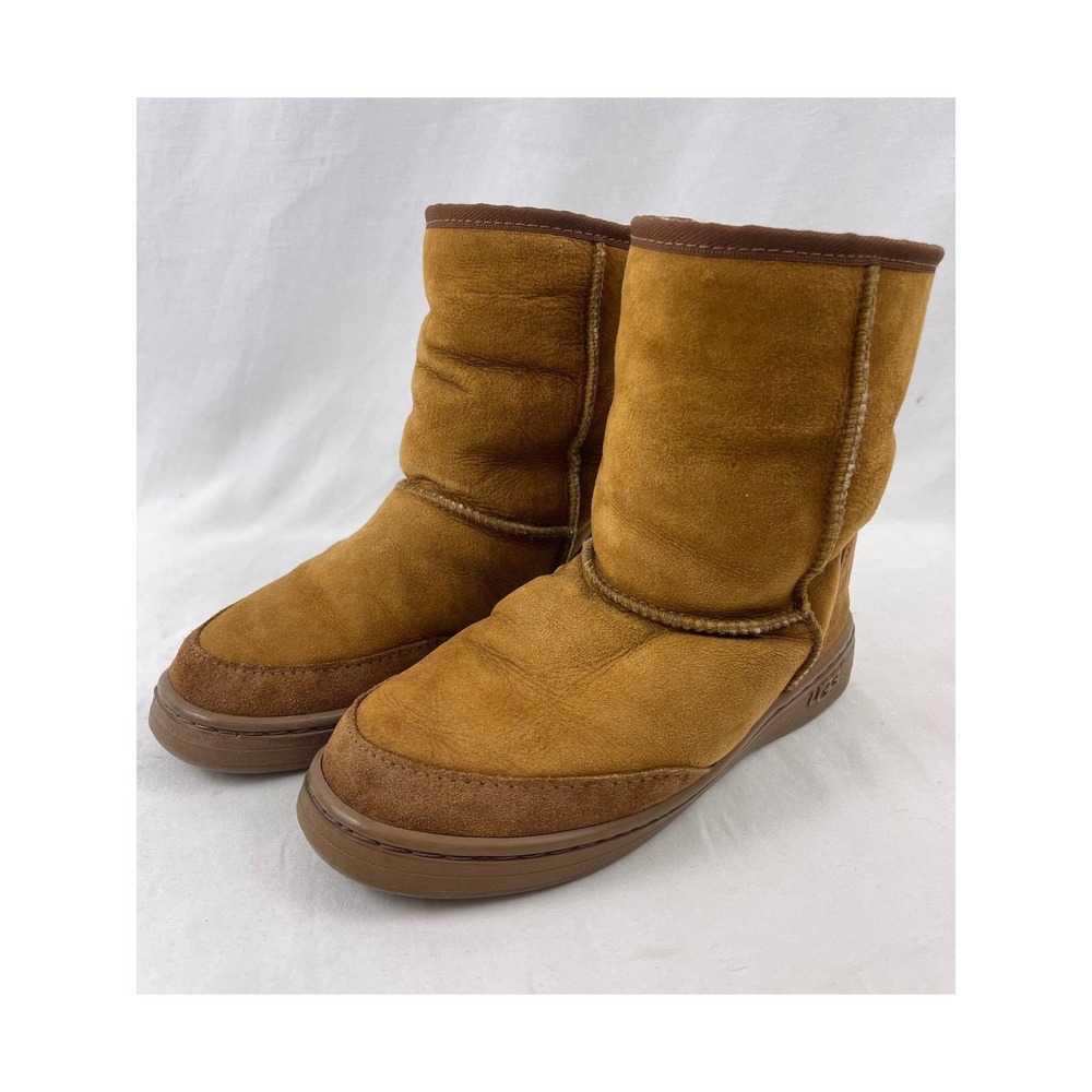 UGG Australia Classic Short Women 7 Chestnut Tan Suede Sheepskin Winter Boots